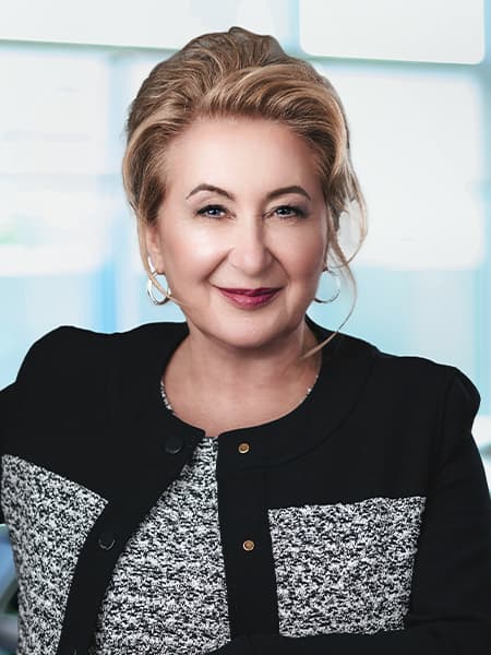 A portrait of Cyndi McLeod