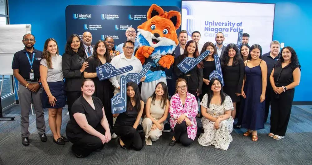Group shot of UNF Discovery Program participants