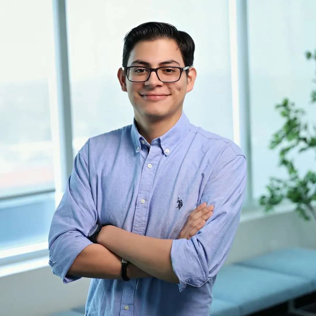 A portrait of Mario Andres