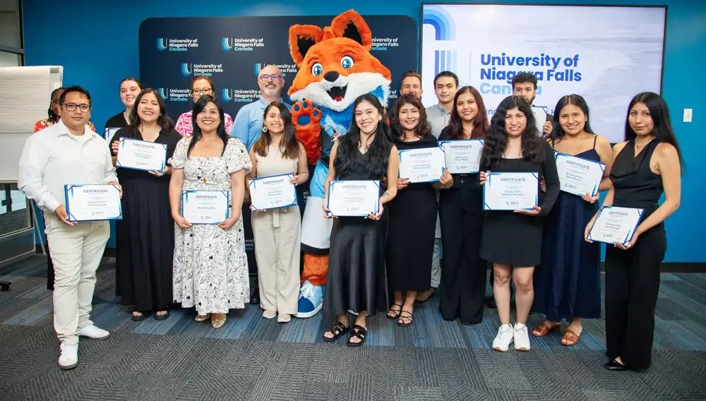 Group shot of UNF Discovery Program participants